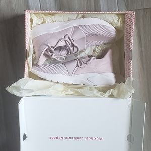 NWT Fabletics | Zuma Studio 2 Sneaker sz 7